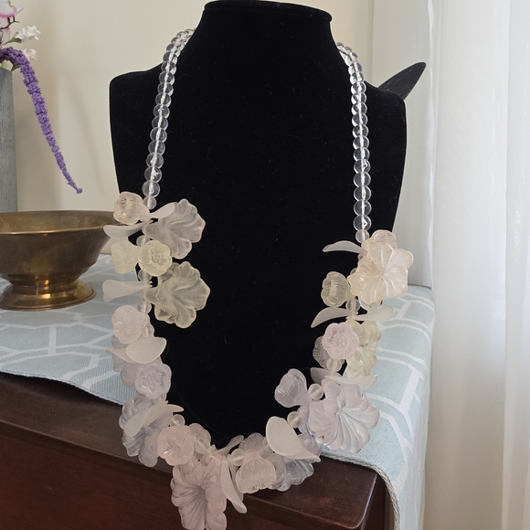 Vintage Jewelry - Vintage 925 Lucite Floral Statement Necklace in Frosted White Pale Pastels